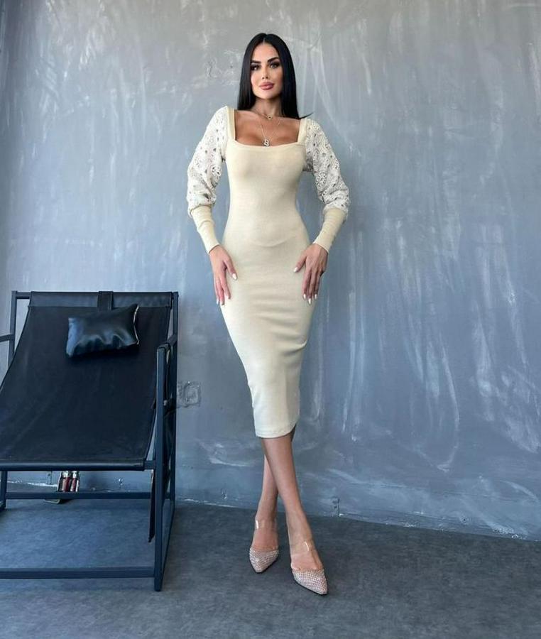 Kare Yaka Kolları Manşet Ve Tül Detay Fırsat Ürün Midi Boy Elbise