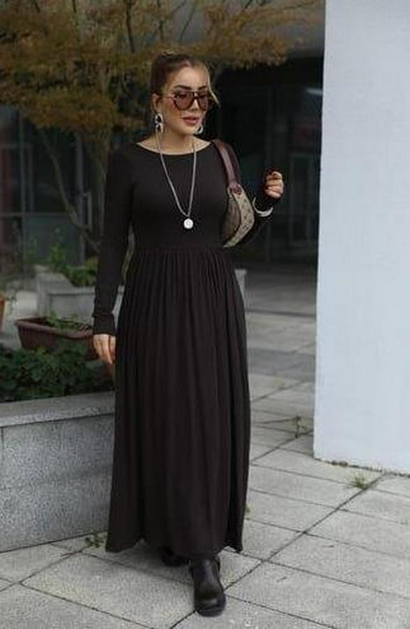 Kayık Yaka Sırt Dekoltesi Ve Yırtmaç Detay Maxi Boy Elbise