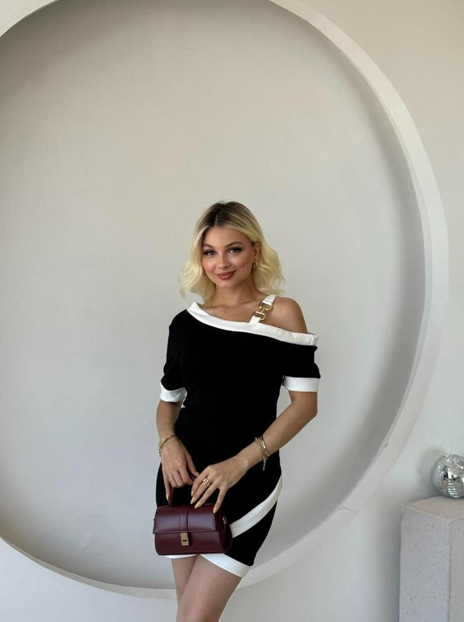 Kısa Kollu Asimetrik Kesim Yaka Şerit Ve Aksesuar Detaylı Modal Elbise