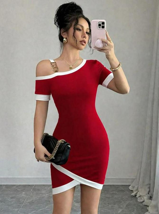 Kısa Kollu Asimetrik Kesim Yaka Şerit Ve Aksesuar Detaylı Modal Elbise