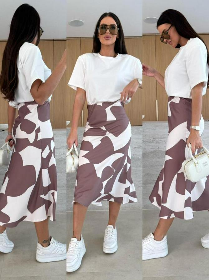 Kısa Kollu Bisiklet Yaka Viskon Bluz Ve Desenli Süprem Etek Ikili Takım