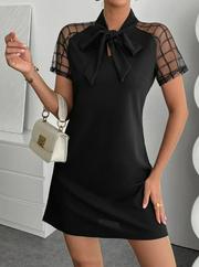 Kısa Kollu Boyundan Bağlamalı Omuzlarda Tül Detaylı Janjan Krep Elbise