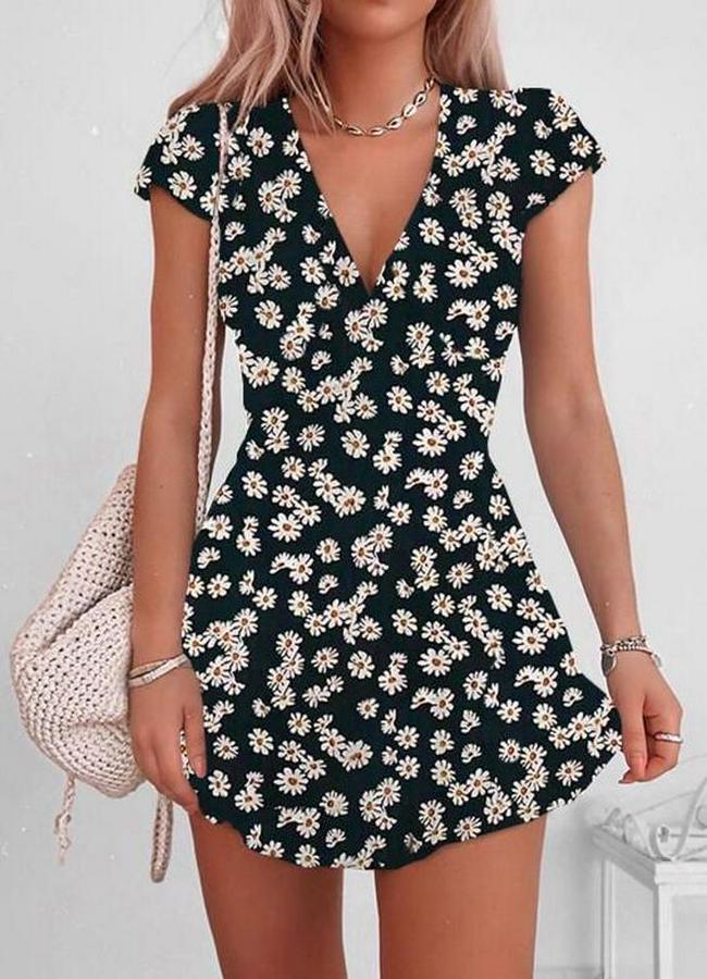 Kısa Kollu Kruvaze Yaka Papatya Baskılı Krep Elbise