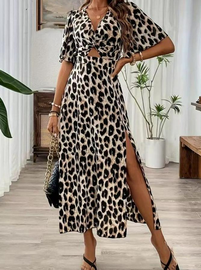 Kısa Kollu V Yakalı Beli Lastikli Yırtmaçlı Uzun Leopar Desenli Süprem Elbise