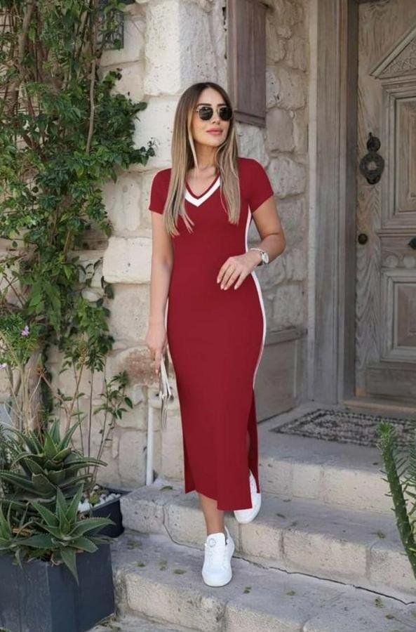 Kısa Kollu V Yakalı Yandan Şerit Ve Yırtmaçlı Viskon Uzun Elbise