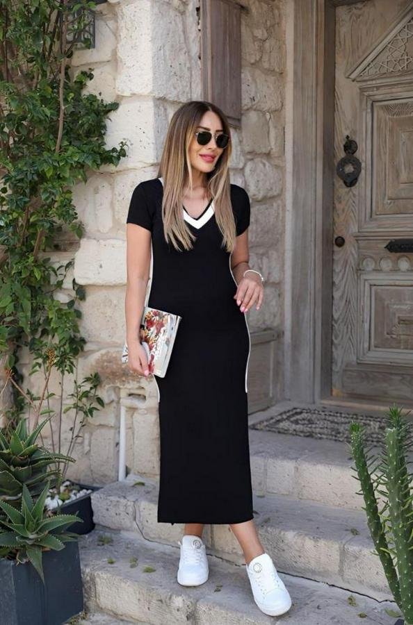 Kısa Kollu V Yakalı Yandan Şerit Ve Yırtmaçlı Viskon Uzun Elbise