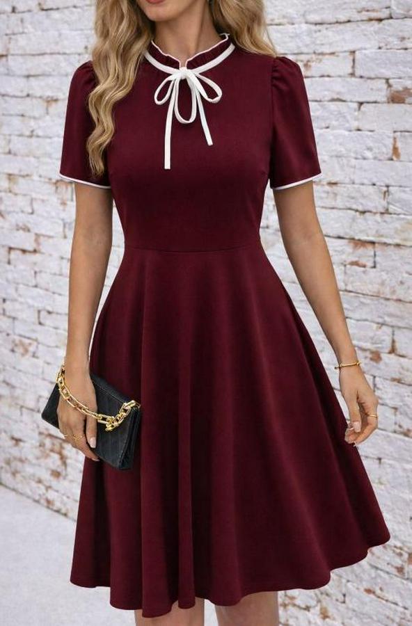 Kısa Kollu Yakadan Bağcıklı Ve Fırfırlı Midi Janjan Krep Elbise