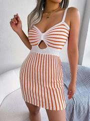 Kolsuz Askılı Pencere Detay Şerit Desen Mini Triko Elbise