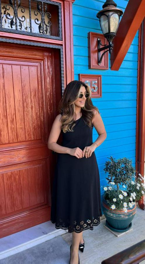 Kolsuz Etek Ucu Lazer Kesim Çiçek Desenli Midi Boy Janjan Krep Elbise