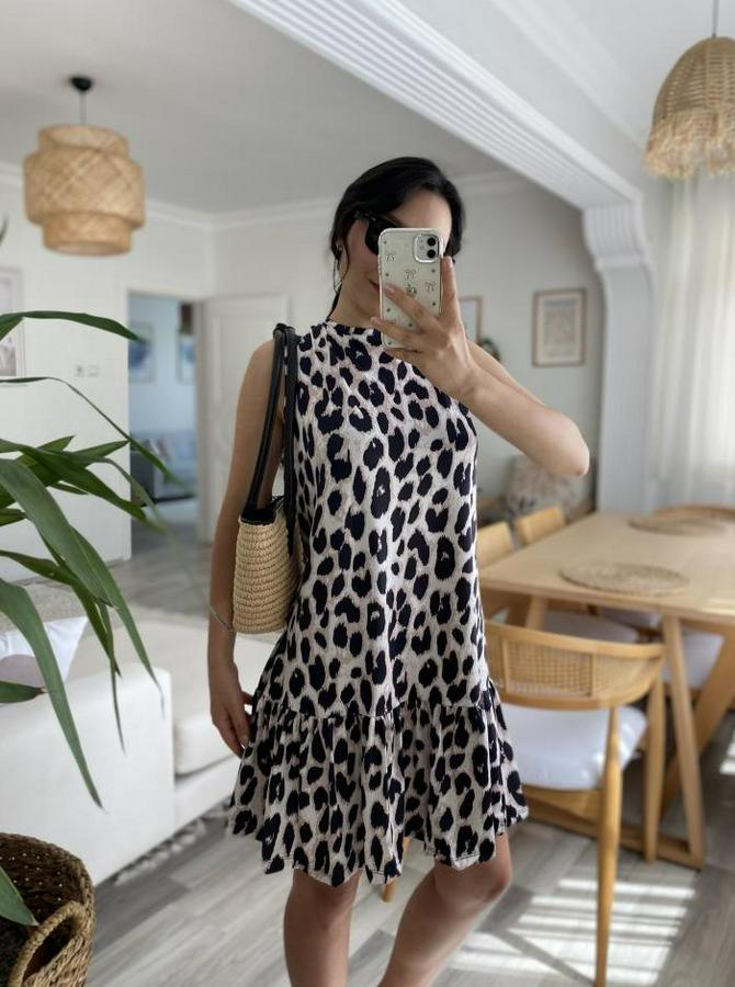 Kolsuz Sırttan Bağlamalı Fırfırlı Leopar Desenli Süprem Elbise