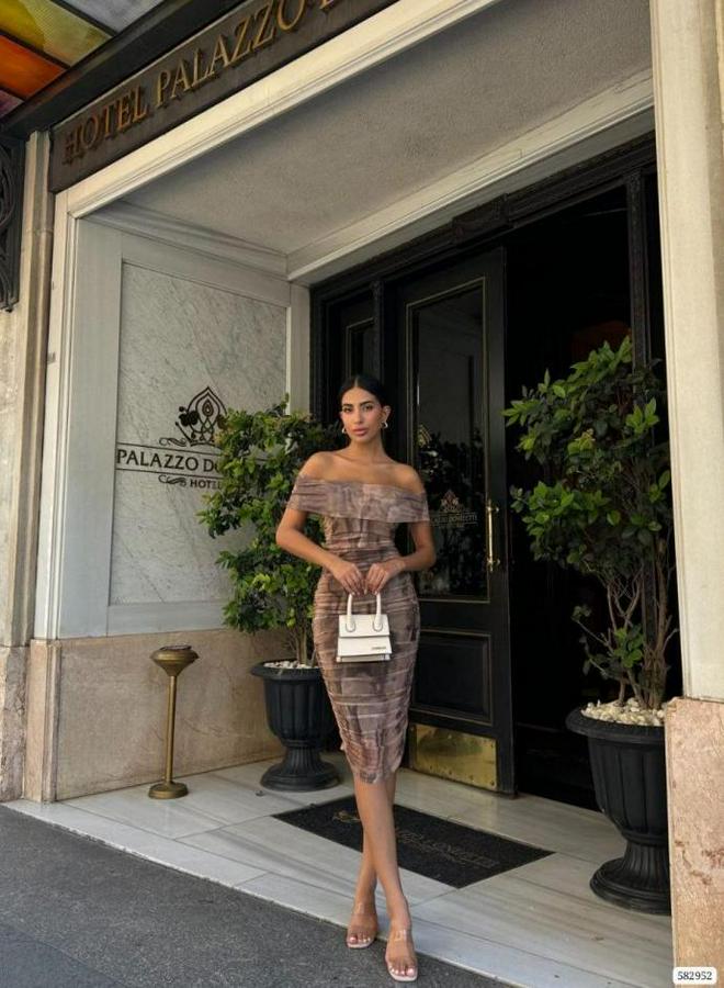 Madonna Yaka Dalga Desen Midi Boy Şifon Elbise