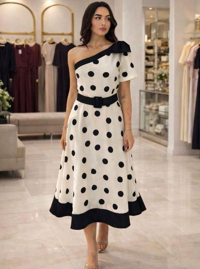 Omuz Dekolteli Fiyonk Ve Puantiye Detay Maxi Boy Elbise