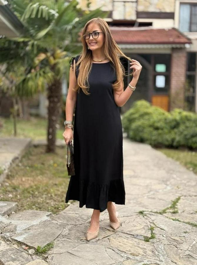 Omuzlardan Büzgülü Kayık Yaka Fırfırlı Janjan Krep Elbise