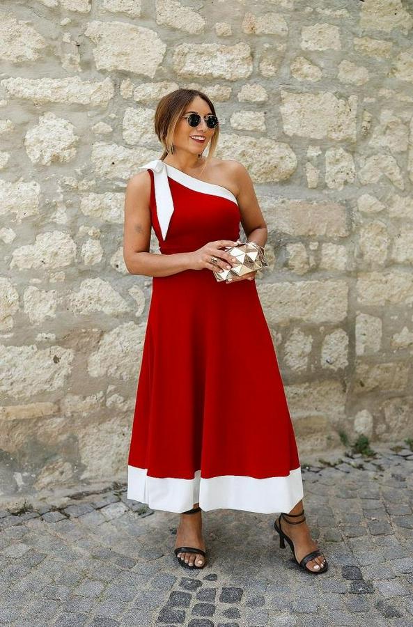 Tek Omuzu Açık Omuzlardan Kurdela Detaylı Çift Renkli Ithal Krep Elbise