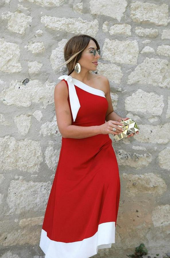Tek Omuzu Açık Omuzlardan Kurdela Detaylı Çift Renkli Ithal Krep Elbise