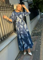 Uzun Kollu Bisiklet Yaka Geometrik Desen Baskılı Kuşak Dahil Maxi Boy Elbise