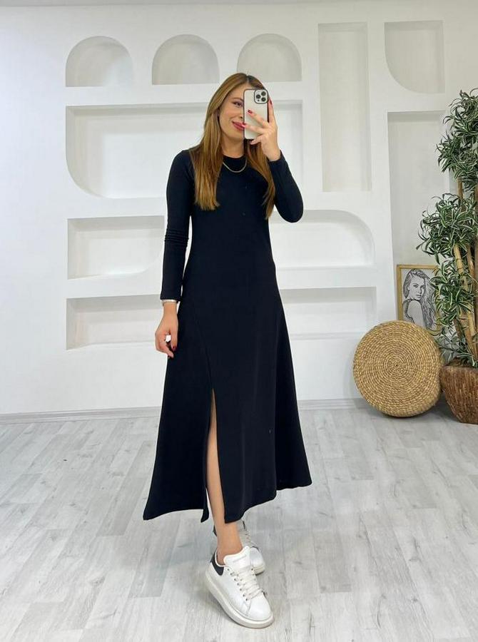 Uzun Kollu Bisiklet Yaka Size Kadar Yırtmaç Detay Maxi Boy Elbise