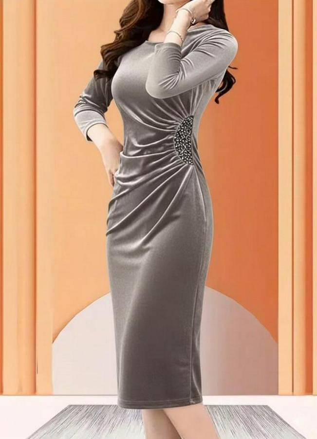 Uzun Kollu Bot Yaka Yanı Taş Detaylı Midi Kadife Elbise