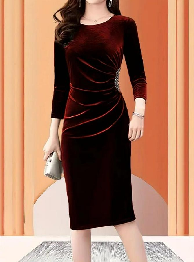 Uzun Kollu Bot Yaka Yanı Taş Detaylı Midi Kadife Elbise
