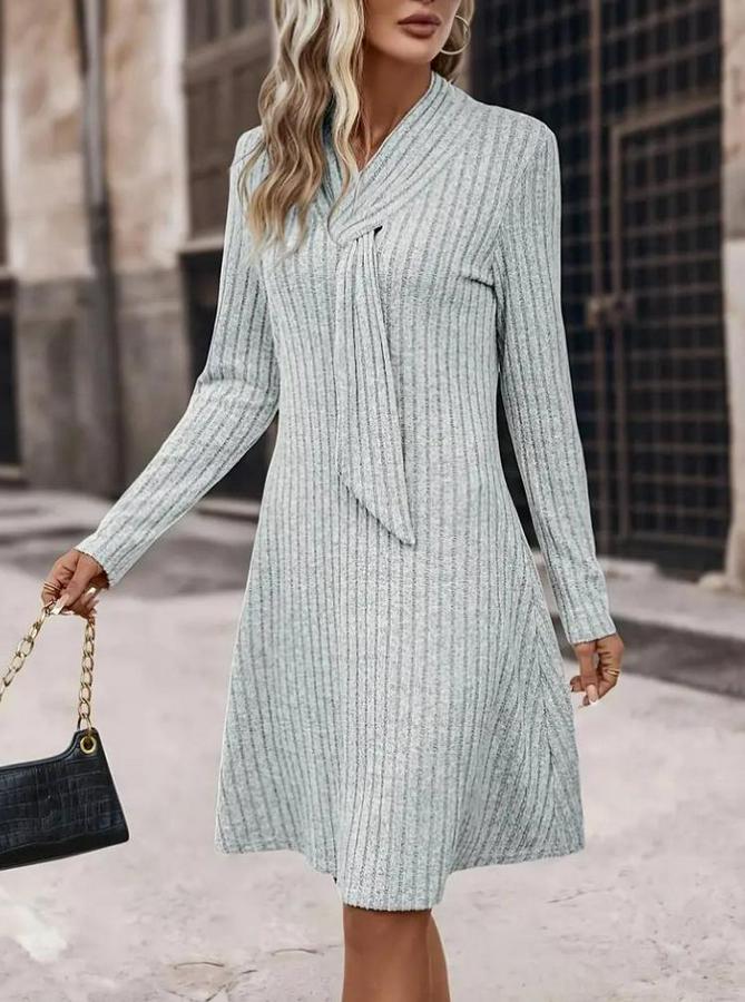 Uzun Kollu Çapraz Geçmeli Kravat Yaka Şardonlu Kaşkorse Kısa Elbise