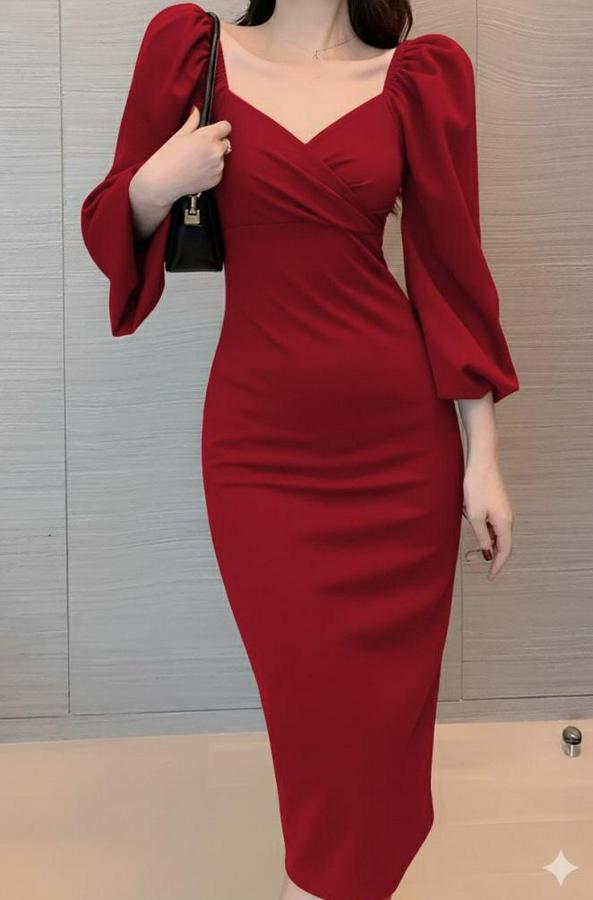 Uzun Kollu Kalp Yakalı Midi Ithal Krep Elbise