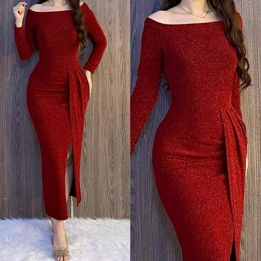 Uzun Kollu Kayık Yaka Büzgü Ve Maxi Boy Yırtmaç Detay Simli Kadife Kumaş Elbise