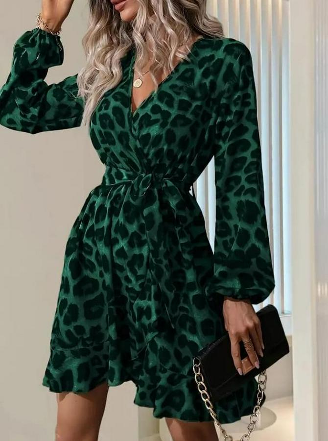 Uzun Kollu Kruvaze Yaka Beden Kuşaklı Çapraz Kesim Detaylı Leopar Modal Mini Elbise