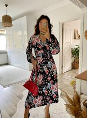 Uzun Kollu Kruvaze Yaka Beli Lastikli Yandan Yırtmaçlı Desenli Dalgıç Elbise