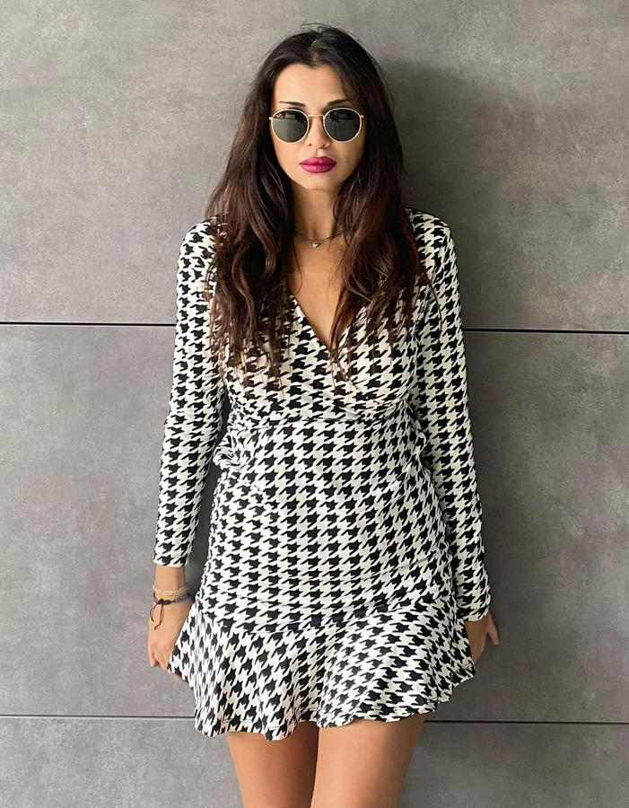 Uzun Kollu Kruvaze Yaka Kazayağı Mikro Mini Boy Elbise