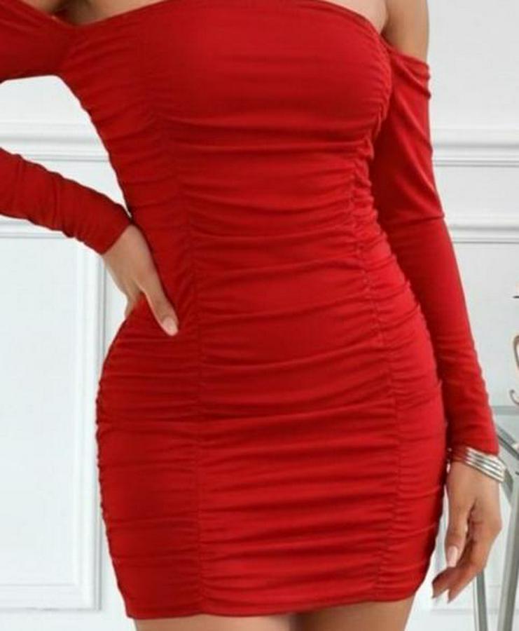 Uzun Kollu Omuzlardan Açık Takma Kollu Büzgülü Sandy Kısa Elbise