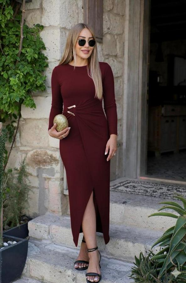 Uzun Kollu Önden Çapraz Detaylı Yandan Toka Detaylı Uzun Sandy Elbise