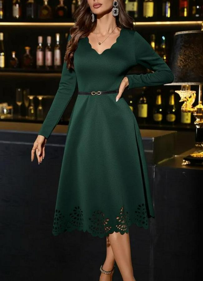 Uzun Kollu V Yakalı Lazer Kesim Detaylı Midi Ithal Krep Elbise