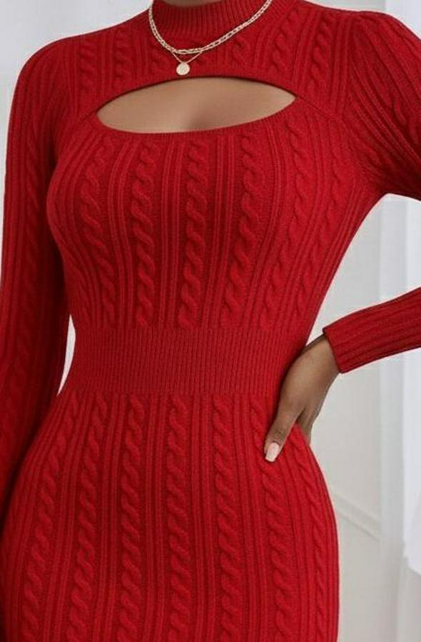 Uzun Kollu Yarı Balıkçı Yaka Pencere Göğüs Detay Mini Triko Elbise