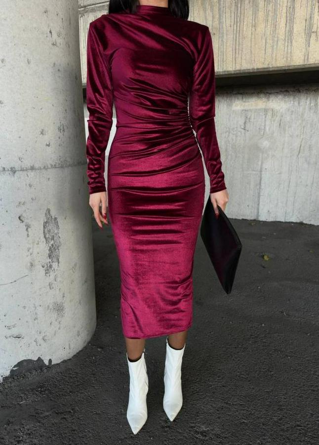 Uzun Kollu Yarım Balıkçı Yaka Büzgü Detay Kadife Kumaş Elbise