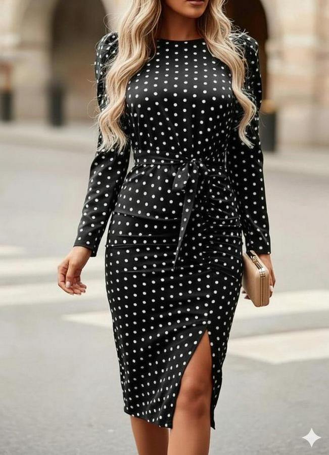 Uzun Kollu Yuvarlak Yaka Belden Kuşaklı Önden Yırtmaçlı Örme Krep Elbise