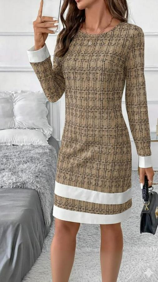 Uzun Kollu Yuvarlak Yaka Etek Ucu Şerit Detaylı Mini Dokuma Elbise