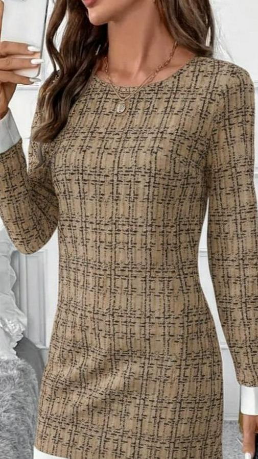 Uzun Kollu Yuvarlak Yaka Etek Ucu Şerit Detaylı Mini Dokuma Elbise