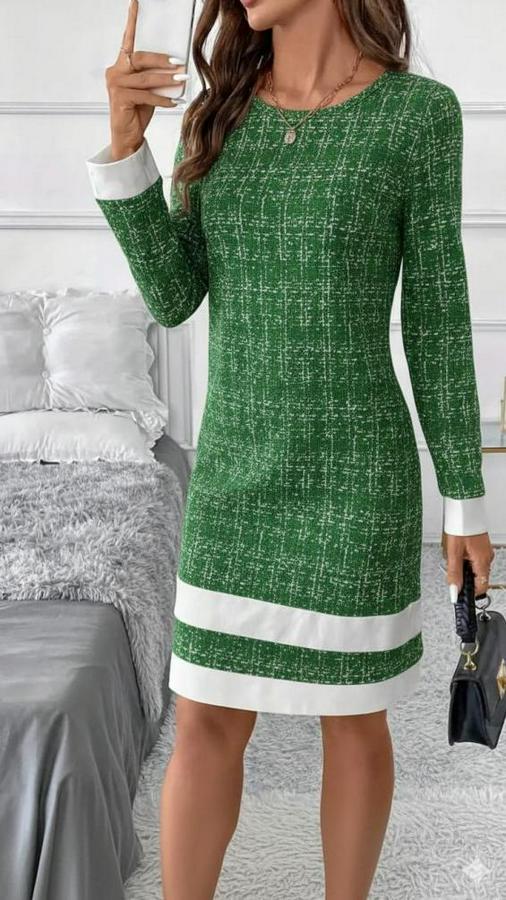 Uzun Kollu Yuvarlak Yaka Etek Ucu Şerit Detaylı Mini Dokuma Elbise