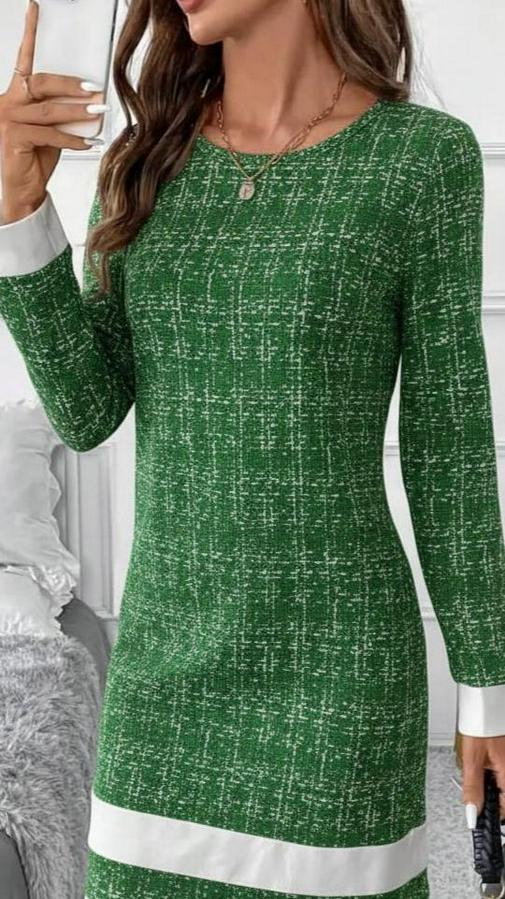 Uzun Kollu Yuvarlak Yaka Etek Ucu Şerit Detaylı Mini Dokuma Elbise