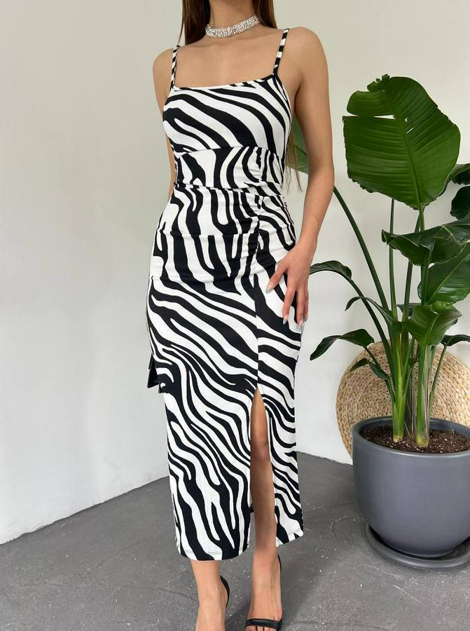 Zebra Baskılı Omuz Askılı Sırt Dekolteli Yırtmaç Detay Elbise