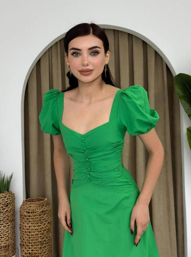 Kare Yaka Düğmeli Elbise