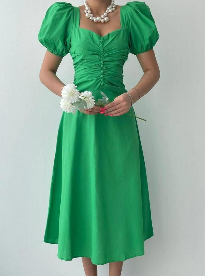 Kare Yaka Düğmeli Elbise