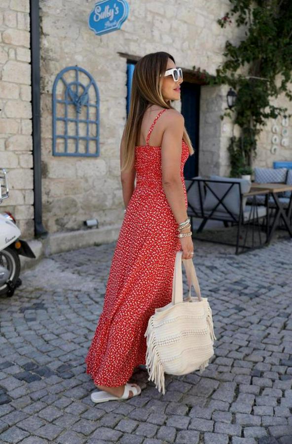 Kırmızı Eteği Fırfırlı Elbise