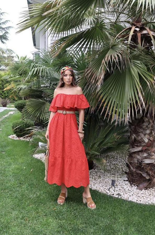 Kırmızı Omzu Lastikli Brode Elbise