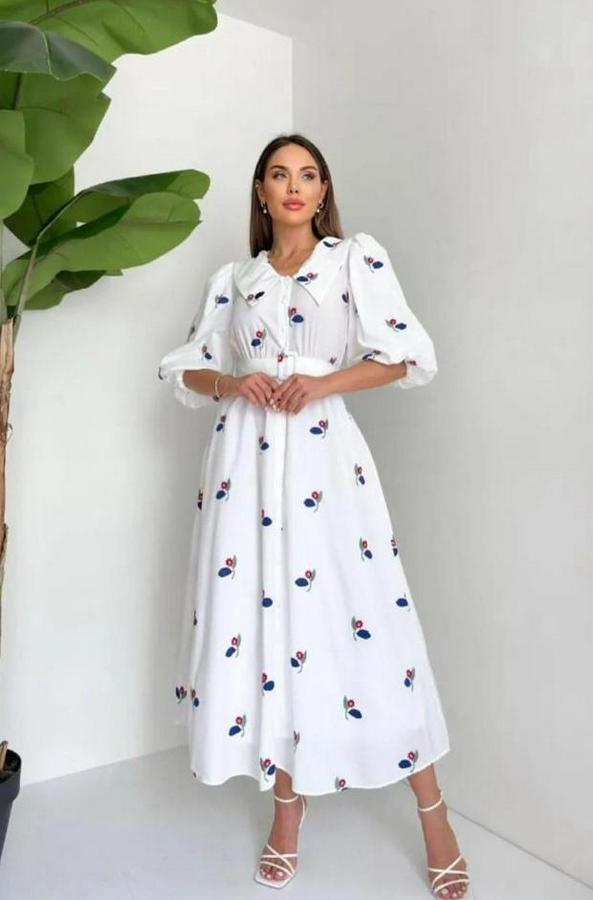 Kırmızı Yakası Çiçek Motifli Kemerli Elbise