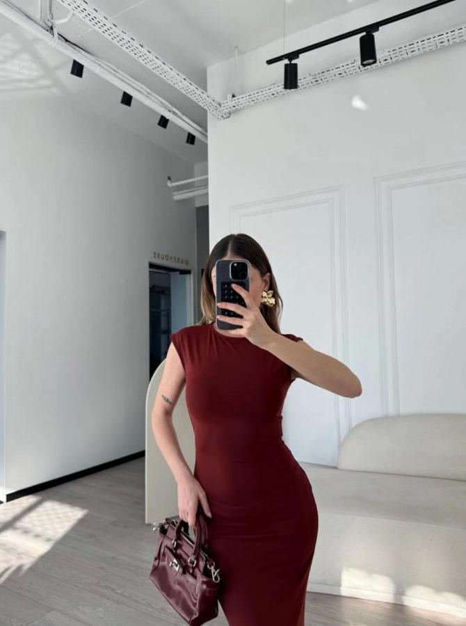 Kolsuz Uzun Likralı Elbise