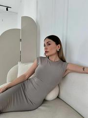 Kolsuz Uzun Likralı Elbise