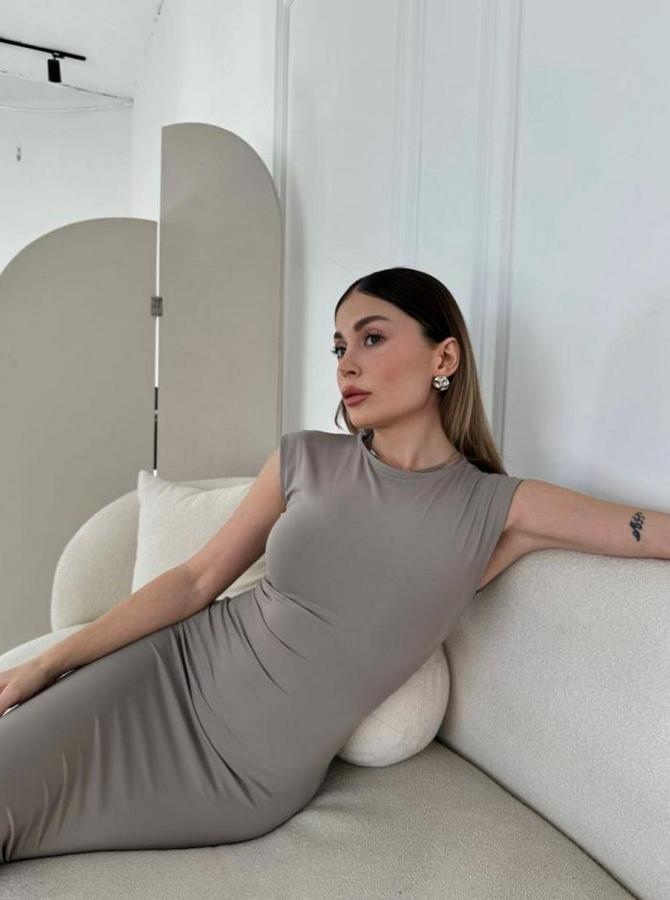 Kolsuz Uzun Likralı Elbise