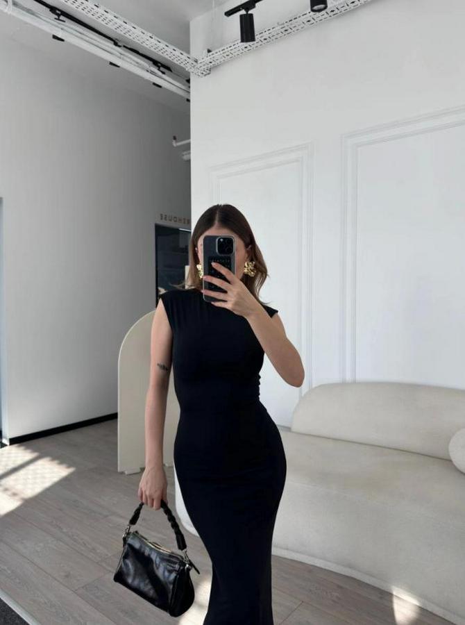 Kolsuz Uzun Likralı Elbise