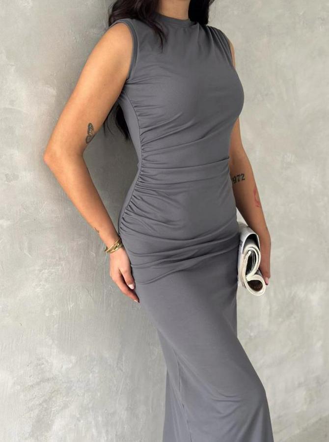 Kolsuz Yırtmaçlı Uzun Maxı Boy Elbise